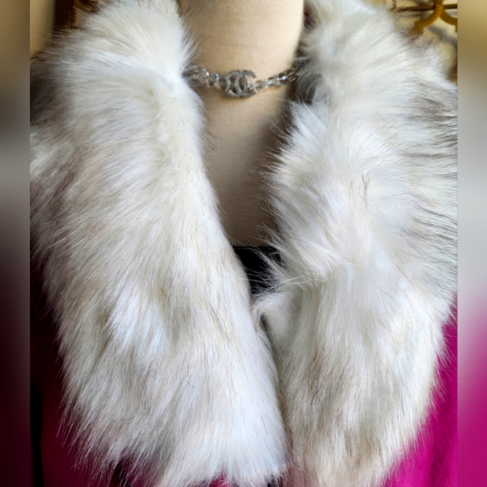 đ¤Luxurious Cream & Brown faux fur scarfđ¤ - Picture 6 of 16